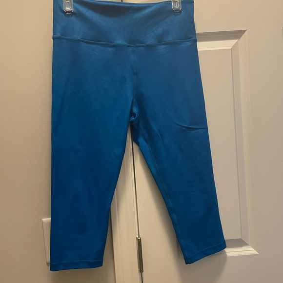 Zyia royal blue hi-rise light n tight 17” crop size 8-10 - Picture 3 of 7